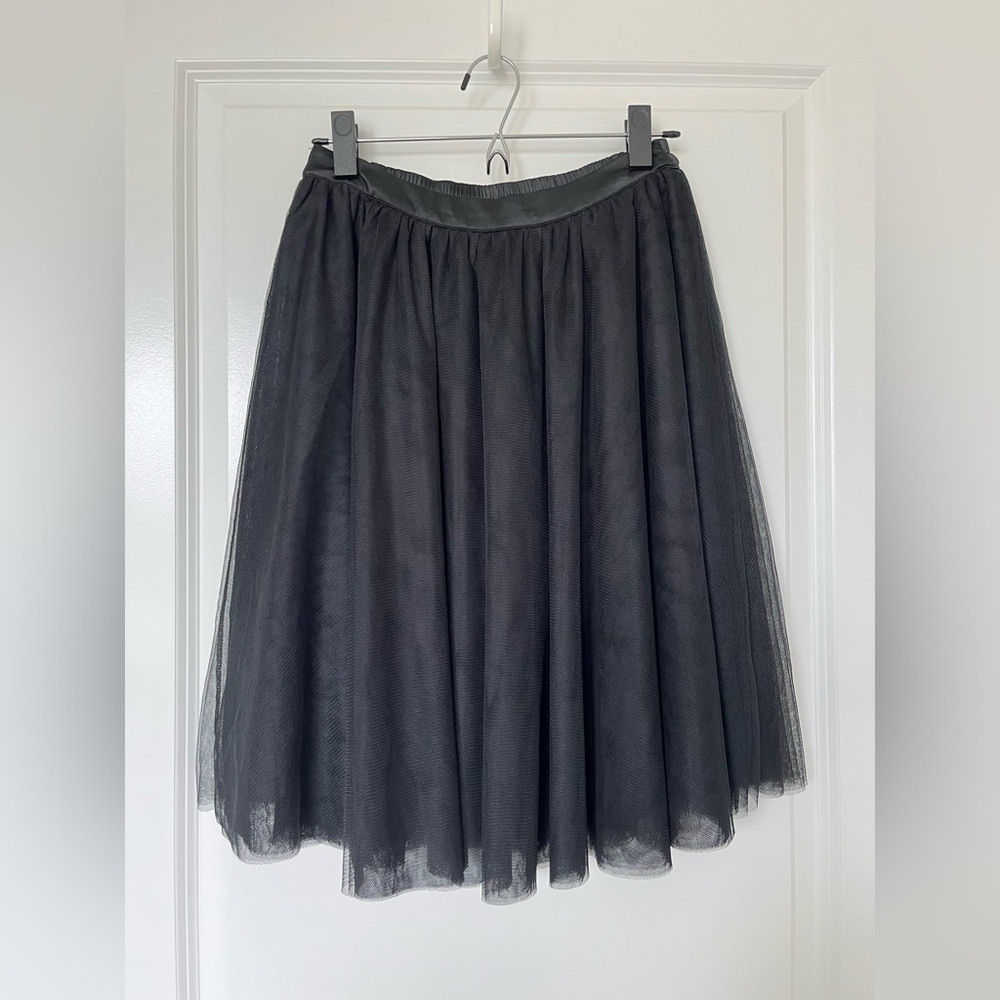 black Comme Toi… tulle midi skirt, size small